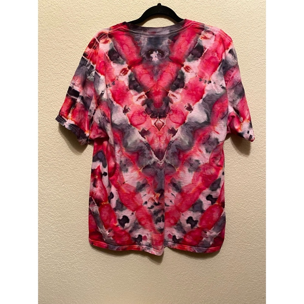 Handmade Tie-Dye Geometric Men’s T-Shirt 100% Cotton - Picture 2 of 3